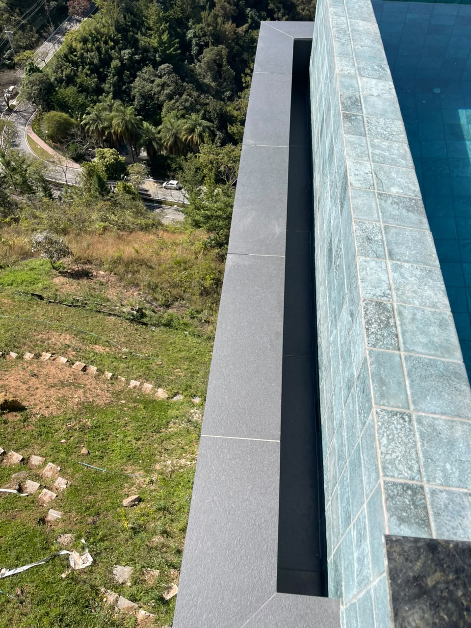 Limpeza de fachada e revestimento em altura